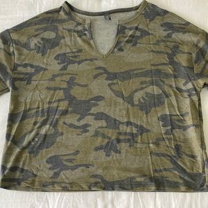 Womens 3/4 Camo Top